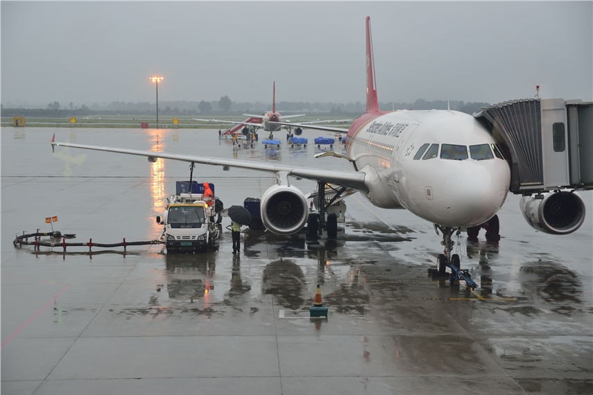 Discontent with airlines more manageable than other industries