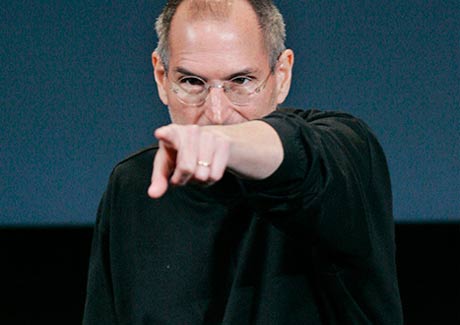 Steve Jobs slates iPad challengers, Research in Motion responds