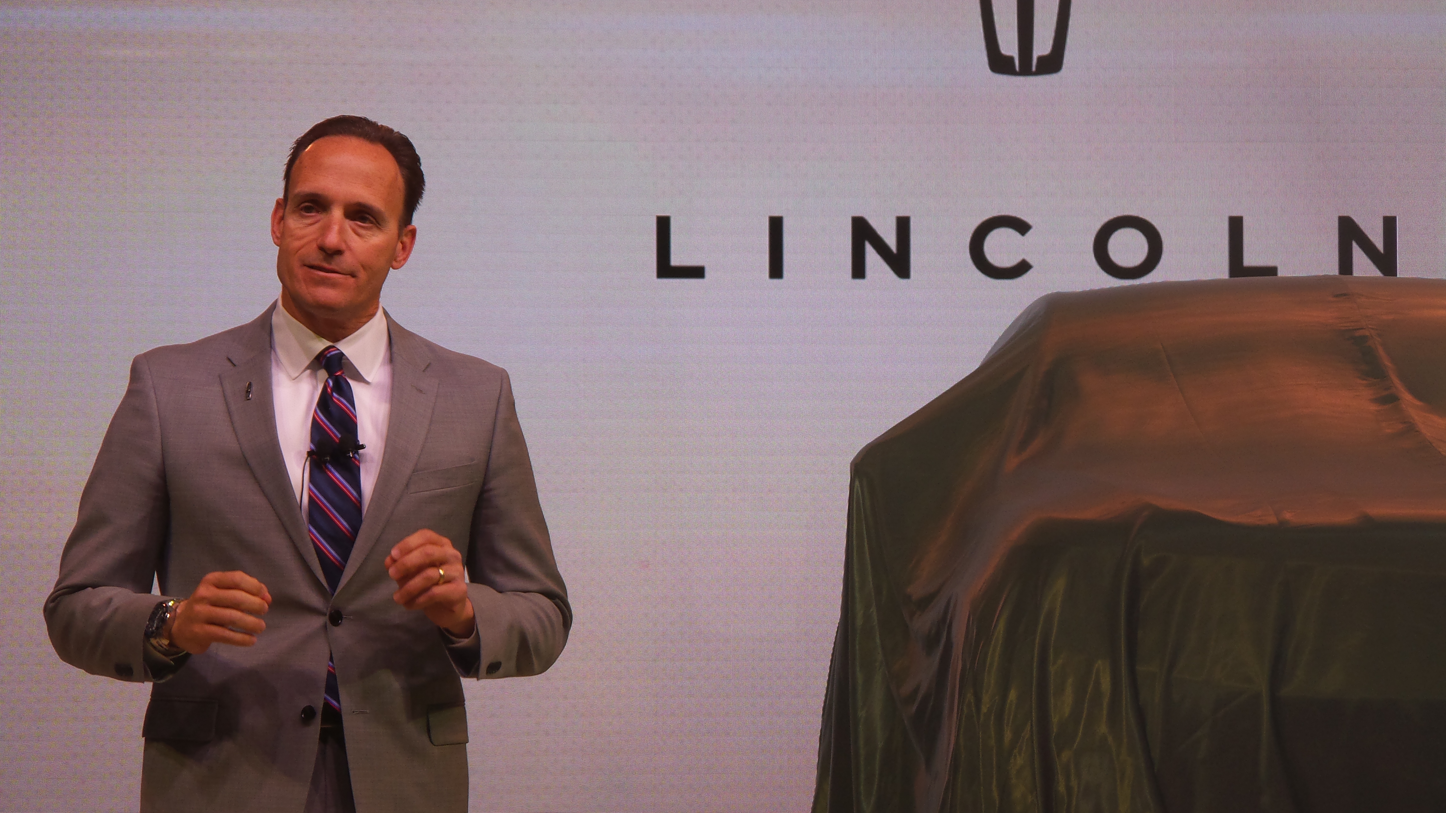 Lincoln sets tone of prestige at Beijing Auto Show 2014