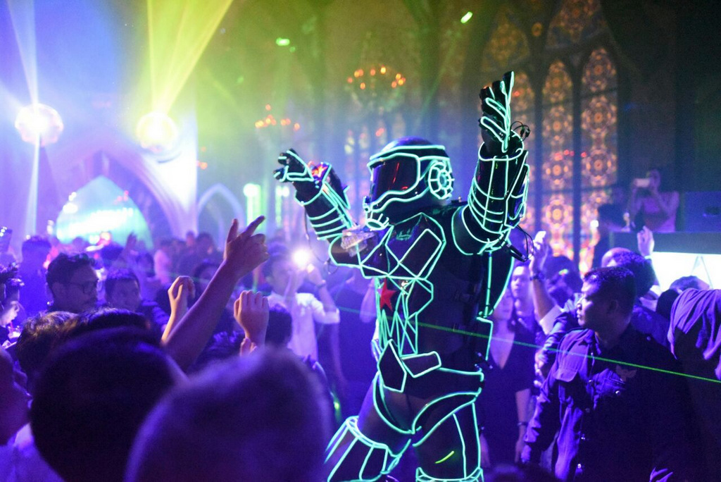 Giant made-in-Singapore droids wrap up 21-city tour