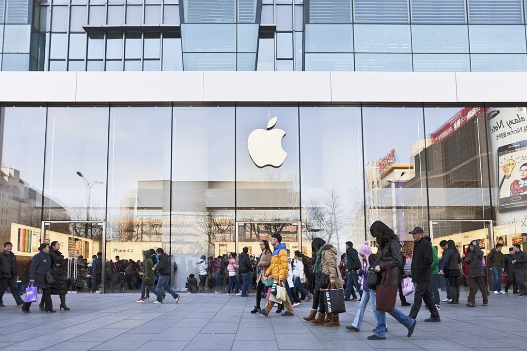 Apple sets record quarter thanks to China’s 5G appetite