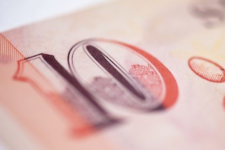 IG Markets picks TSLA in Singapore