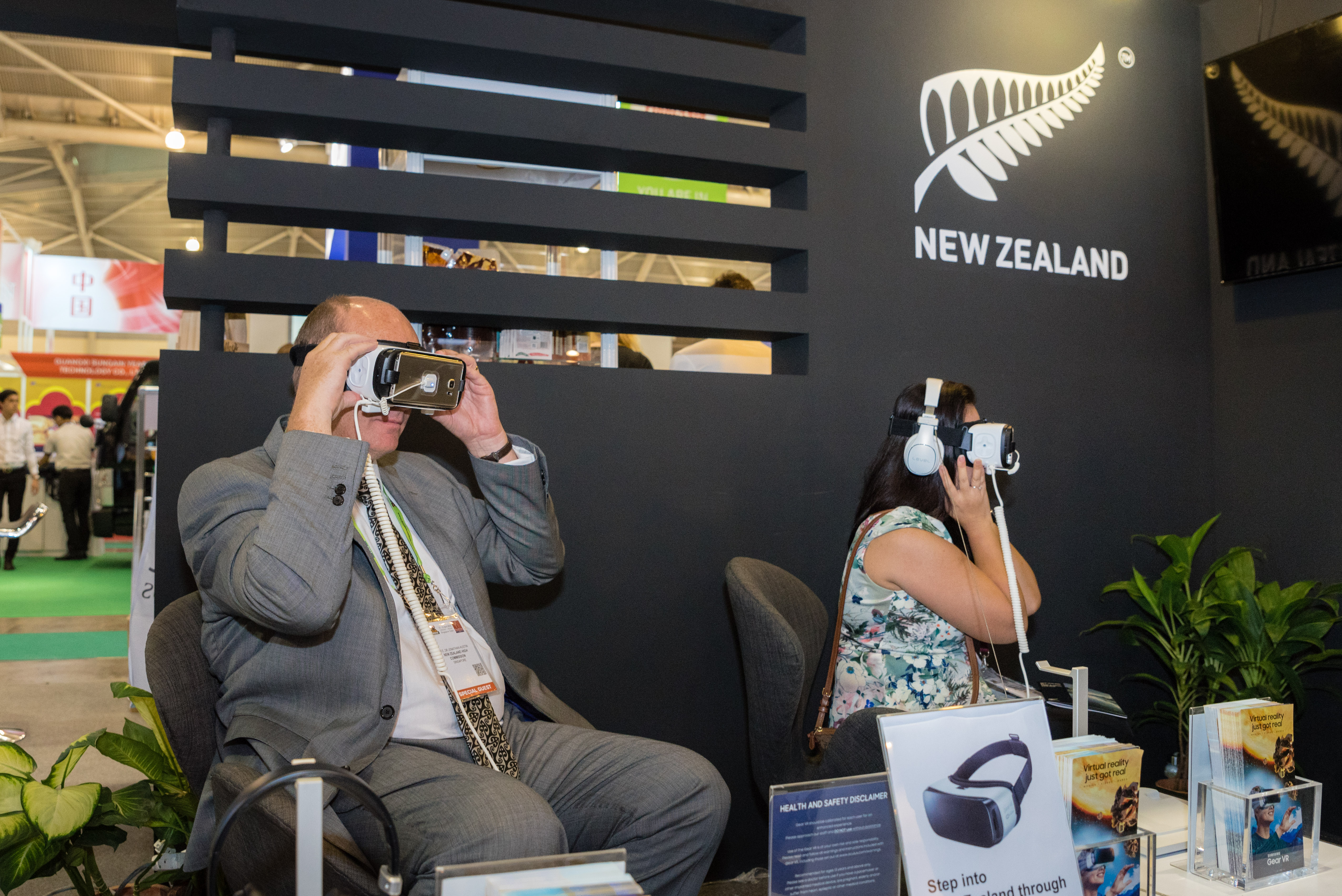 New Zealand, Samsung bring a winery to a tradeshow using VR