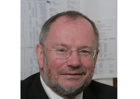 Simon Twiston Davies to step down as CASBAA CEO