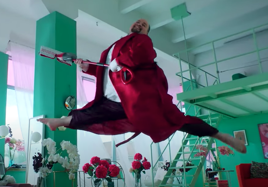 In Vileda's 'Dancer', mopping the floor never felt so awesome