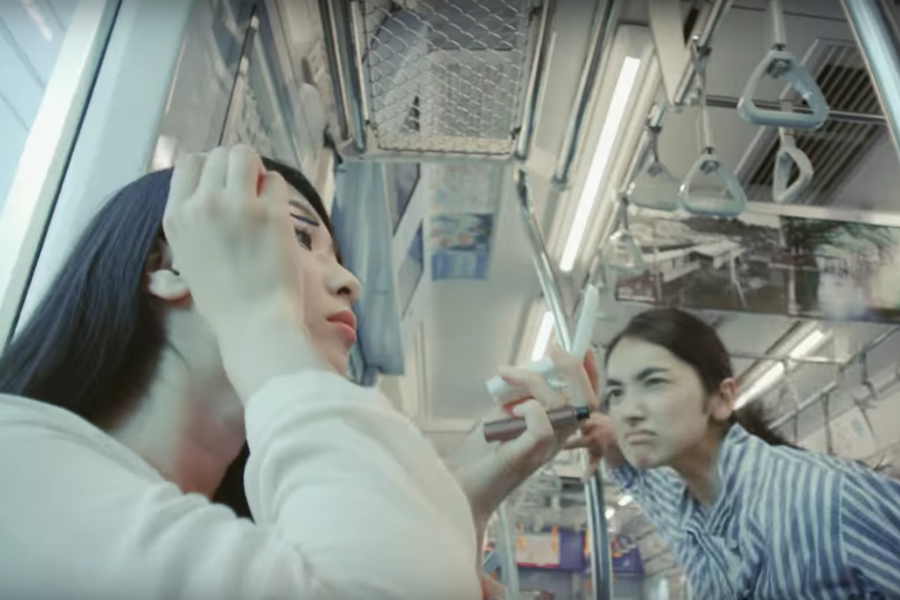 Makeup shaming on a train: Etiquette ad provokes reactions in Japan