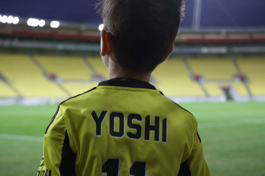 Australian football clubs vie for a 10-year-old's allegiance