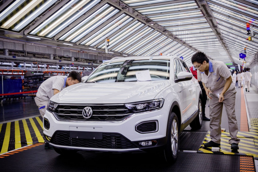 FAW-VW hands China media duties to local sales house