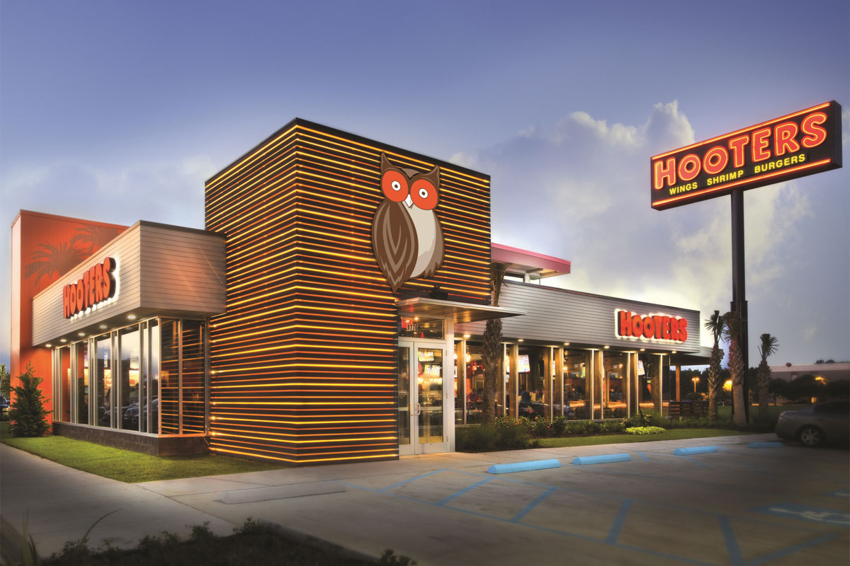 Hooters hires W Asia for Singapore expansion