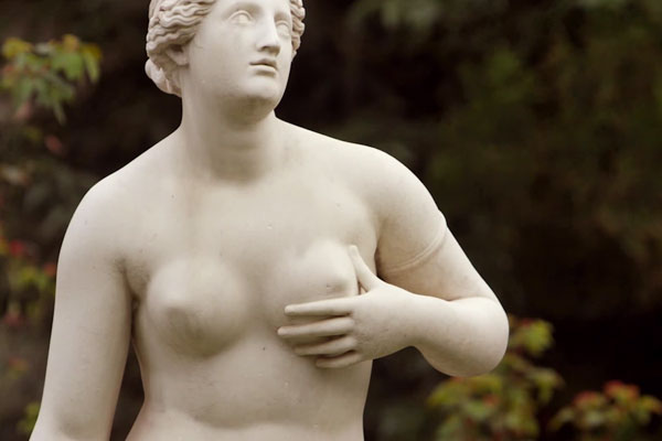 Ad Nut: Sexy delights, a pan-pipe-playing dog and a postpartum musical