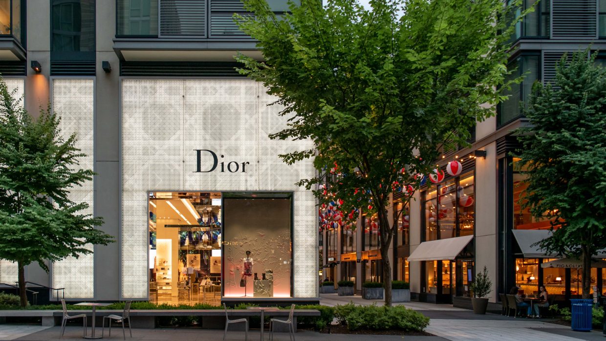 Half of luxury brands will disappear by 2030. What are the key risks?