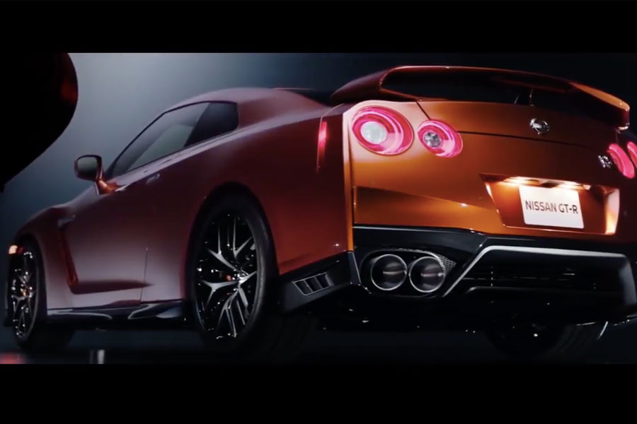 Automotive social-media trends and top content